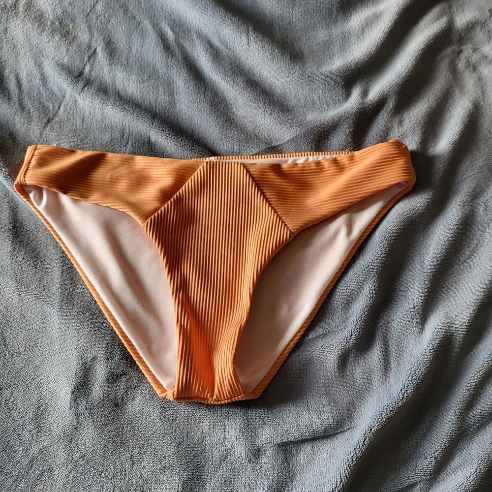 Swim bottom NWOT 